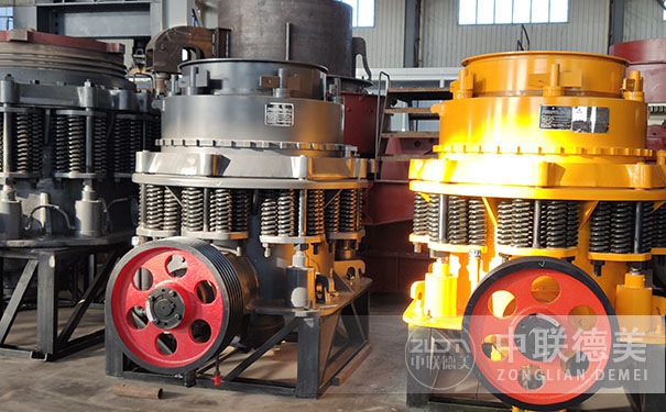 重慶多缸液壓圓錐破碎機(jī)現(xiàn)場視頻圖片