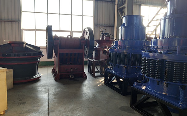 海南多缸液壓圓錐破碎機(jī)現(xiàn)場視頻圖片