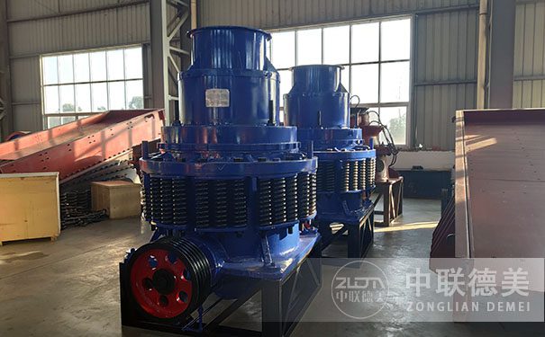 山東圓錐破碎機現(xiàn)場視頻圖片