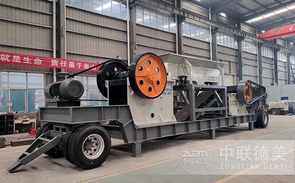 反擊式移動(dòng)破碎機(jī)