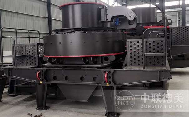 立式破碎制砂機(jī)