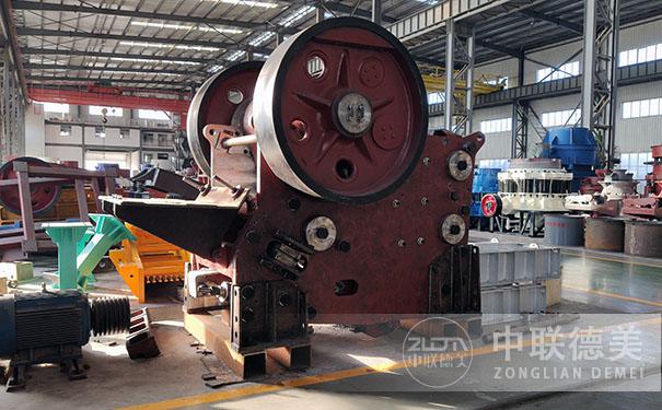 細(xì)顎式破碎機(jī)