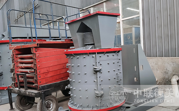 復(fù)合式破碎機(jī)