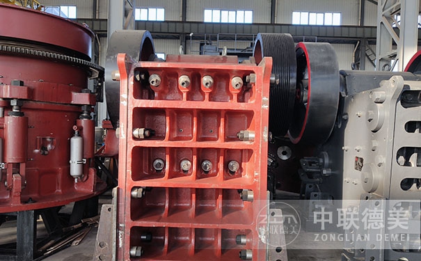 液壓開(kāi)箱制砂機(jī)